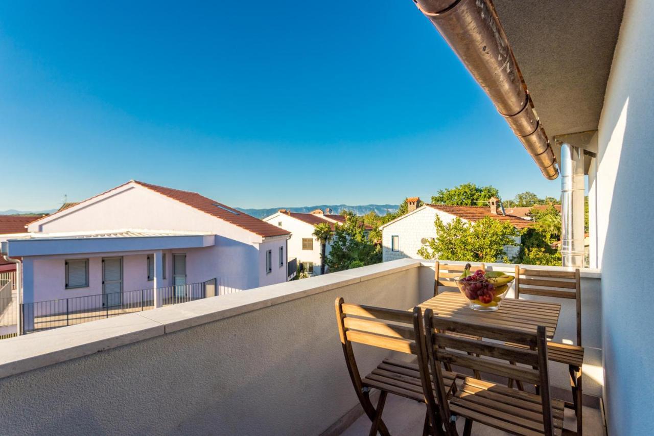 נייביצה Apartments Sunset מראה חיצוני תמונה